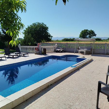 V & V Villa Lalince Luaran gambar