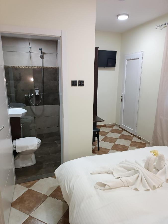 V & V Villa Lalince Luaran gambar
