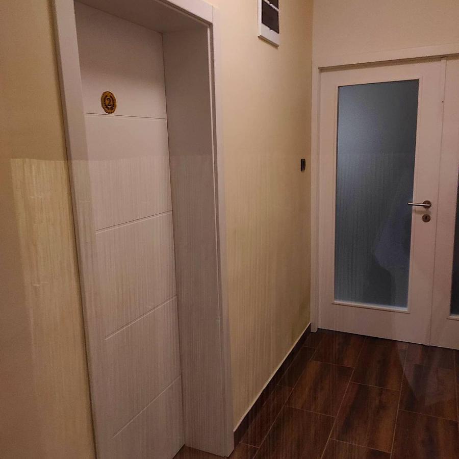 V & V Villa Lalince Luaran gambar