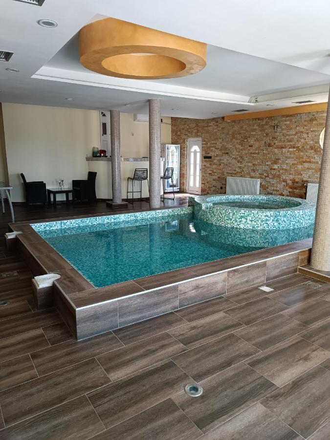 V & V Villa Lalince Luaran gambar